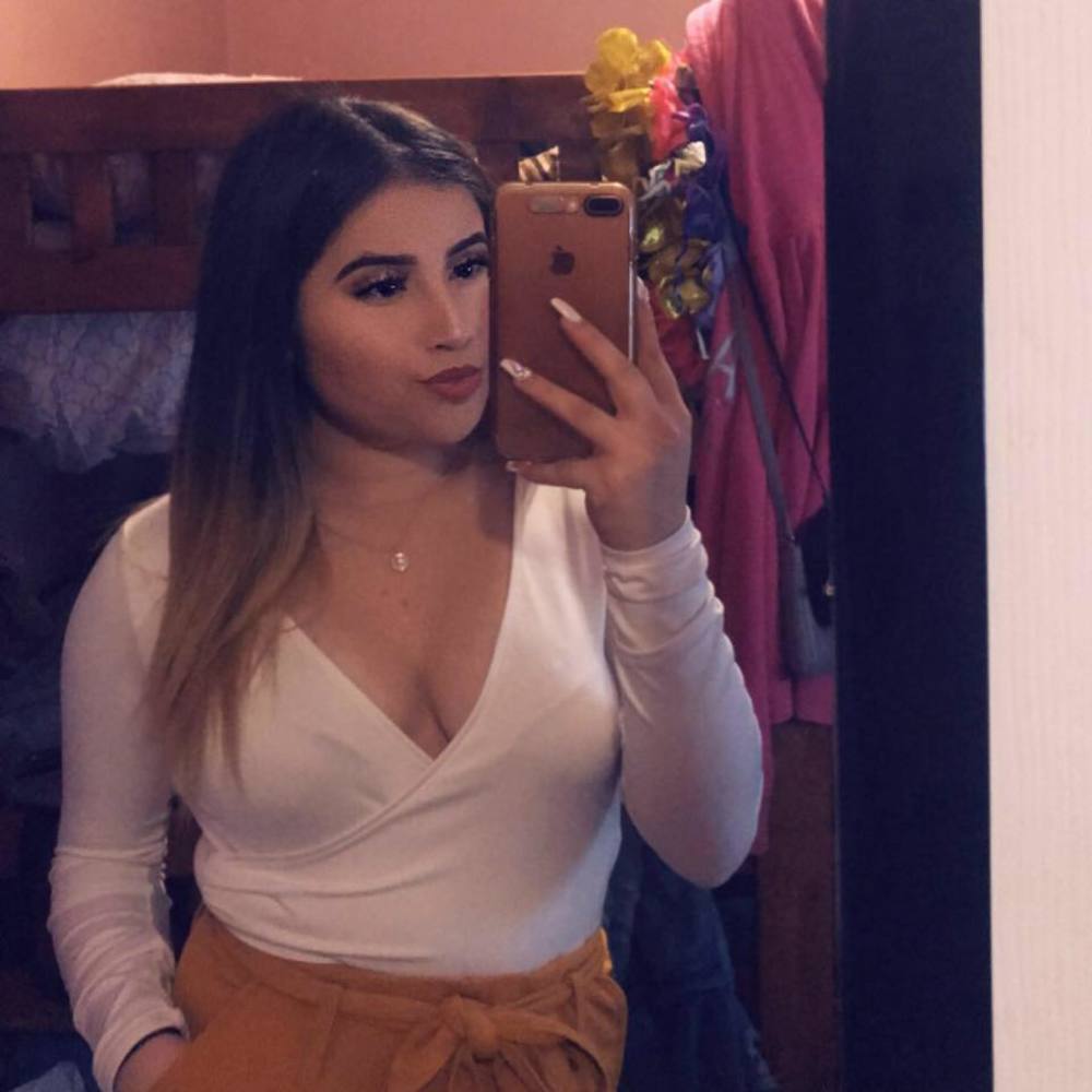 Meet your Posher, Alejandra